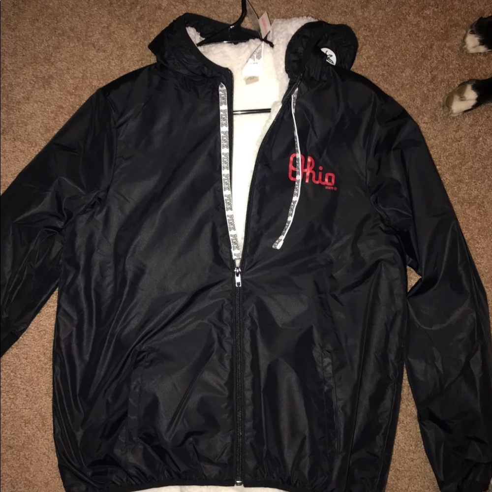Not me selling I’m looking for this osu jacket